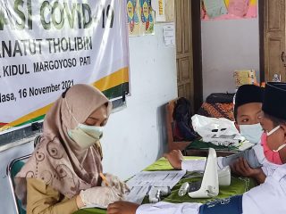 Vaksinasi Siswa MTs I'anatut Tholibin