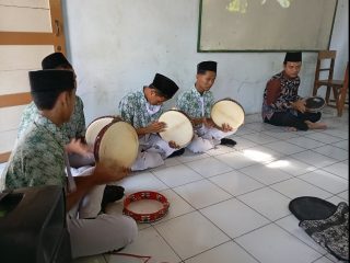 Ekskul Rebana MA I'anatut Thalibin: Membangun Harmoni Melalui Seni Musik Islami